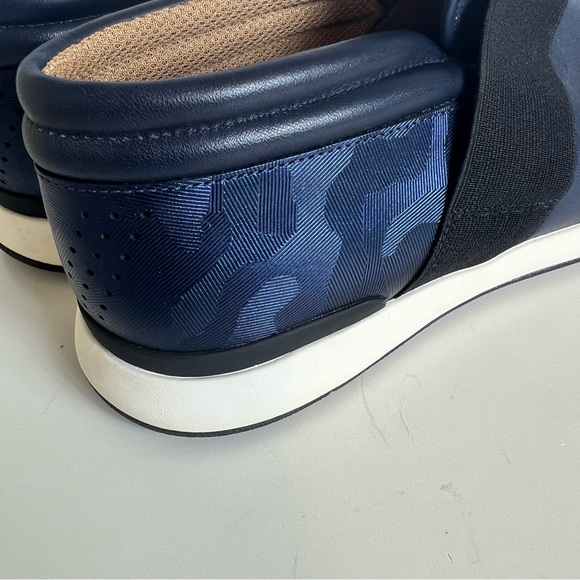 Vionic Cosmic Calina Blue Camo Comfort Sneaker Shoes Womens Size 9 W Slip On - Picture 4 of 10